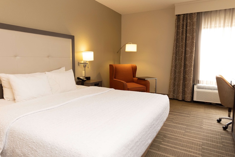 Hampton Inn Hammond - photo 17