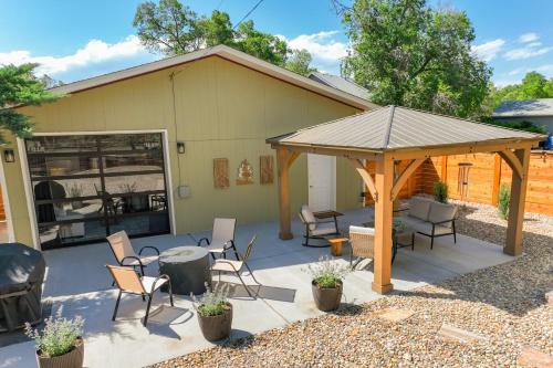 Pinewood Sanctuary Secluded & Peaceful OCC Oasis — 4-Star Luxury Hotel in Colorado Springs, United States