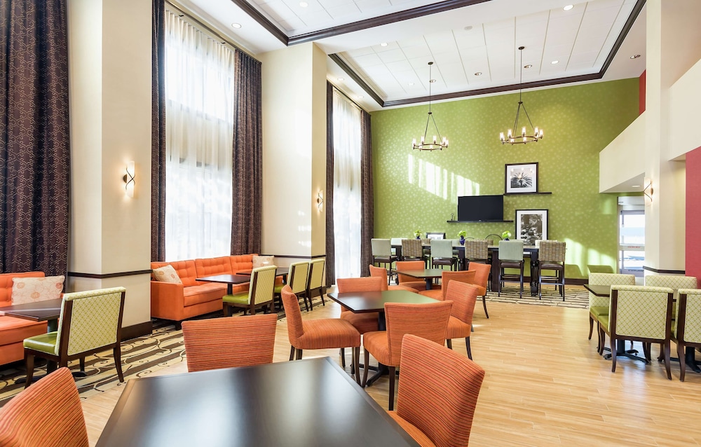Hampton Inn & Suites San Bernardino - photo 24