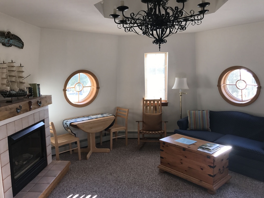 The Harbor Light Inn - photo 80