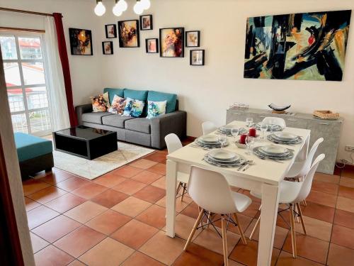 Sun & Zen Spacious and Sunny — 4-Star Luxury Hotel in Sao Martinho Do Porto, Portugal