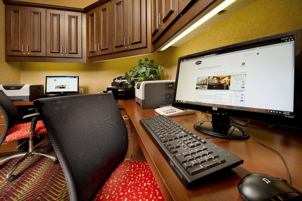 Hampton Inn & Suites San Antonio Airport - photo 27