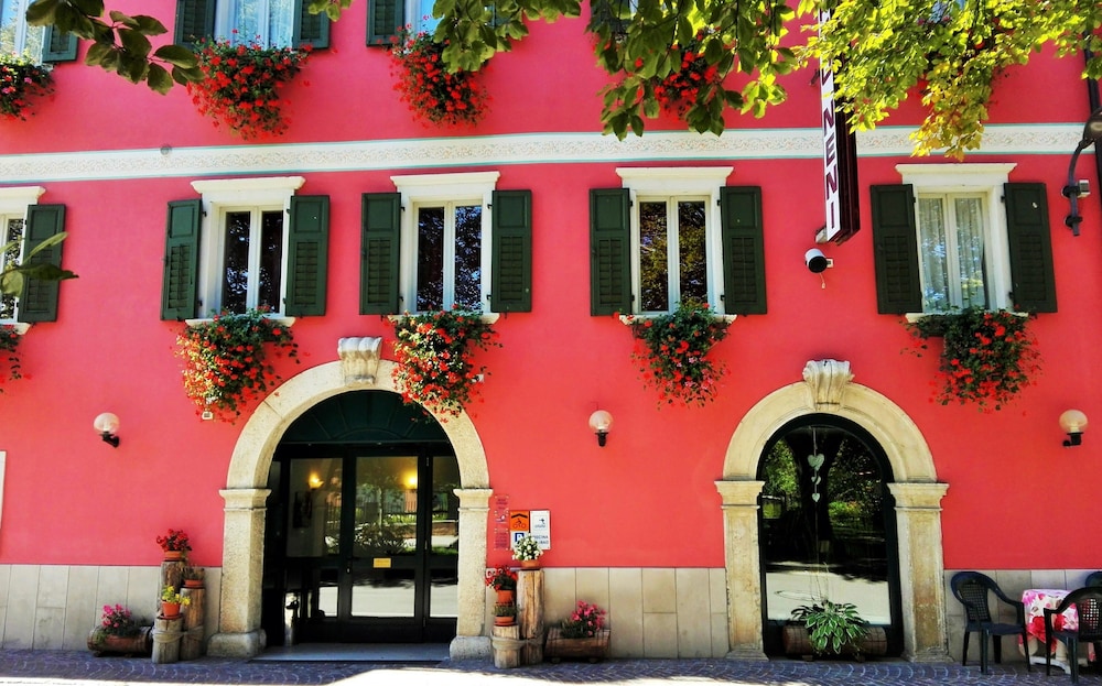 Hotel Neni — hotel in Brentonico
