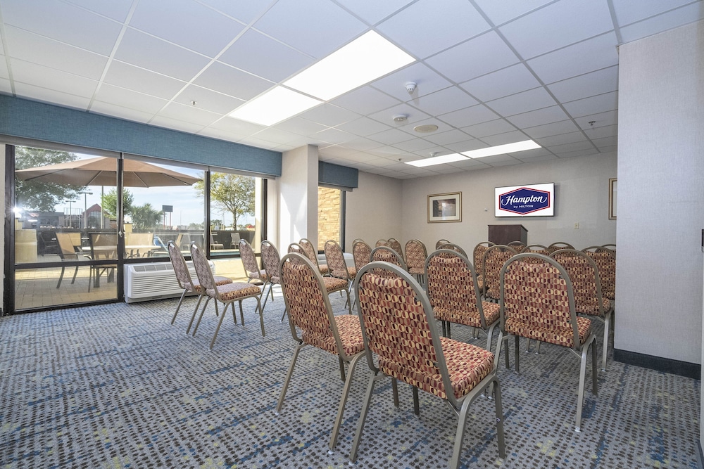 Hampton Inn Spring Hill - photo 67