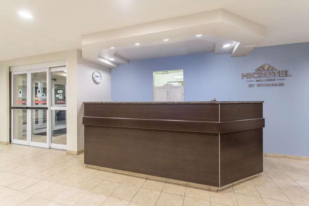 Microtel Inn & Suites by Wyndham Klamath Falls - photo 2