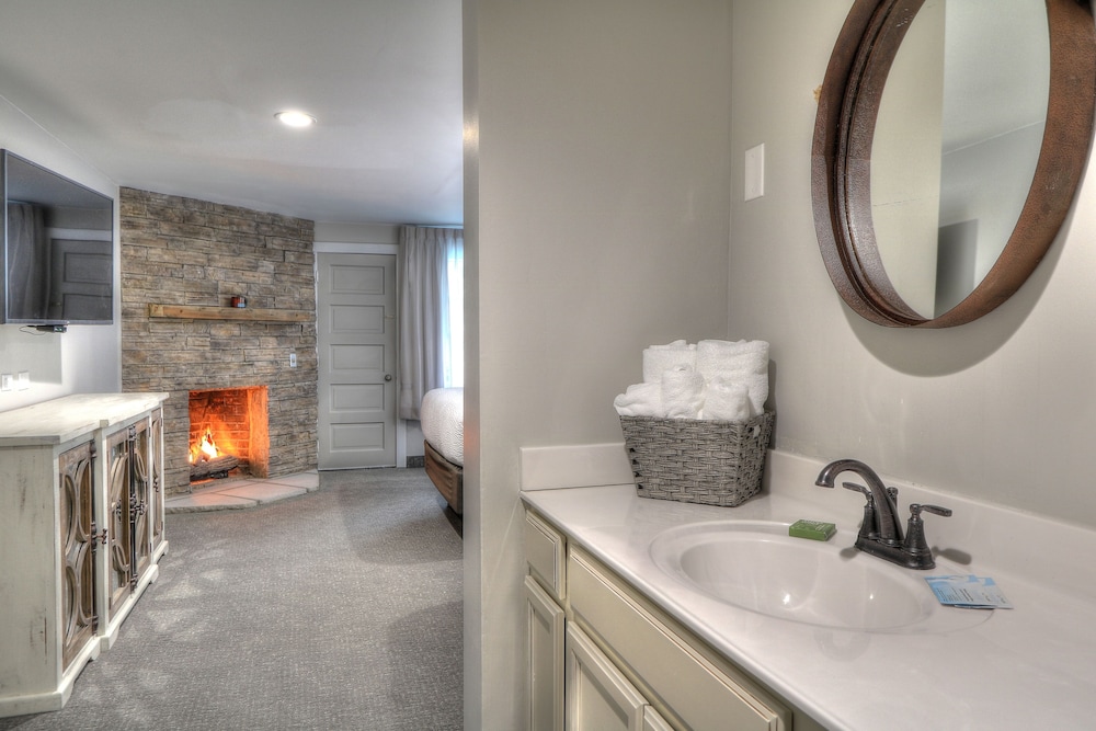 River Edge Inn - photo 47