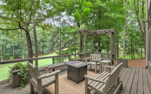 Fairway to Seven King Bed Big screen TVs Golf Course Views — hotel in Holcomb
