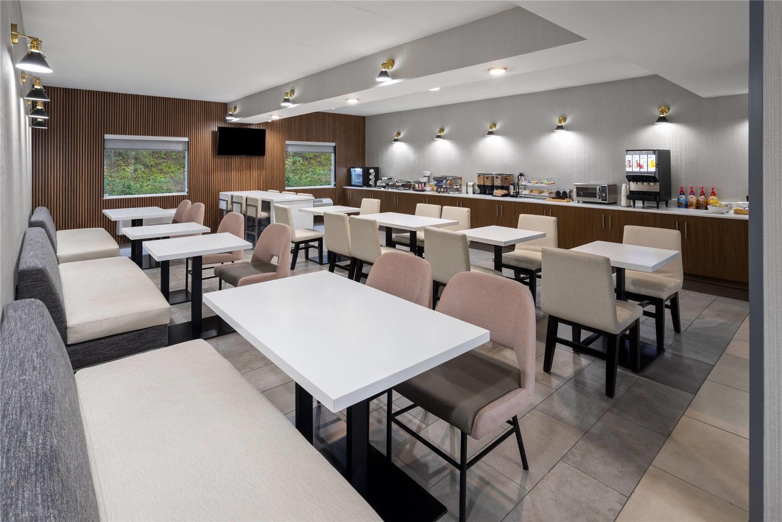 Wingate by Wyndham Pittsburgh New Stanton - photo 32