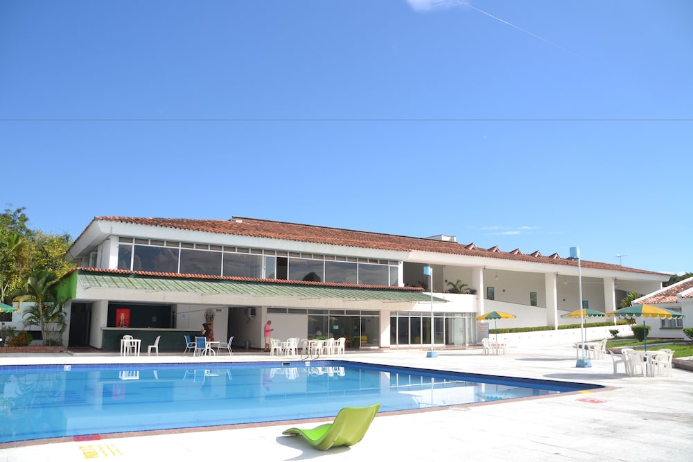 Hotel Albatros — Espinal — photo 2