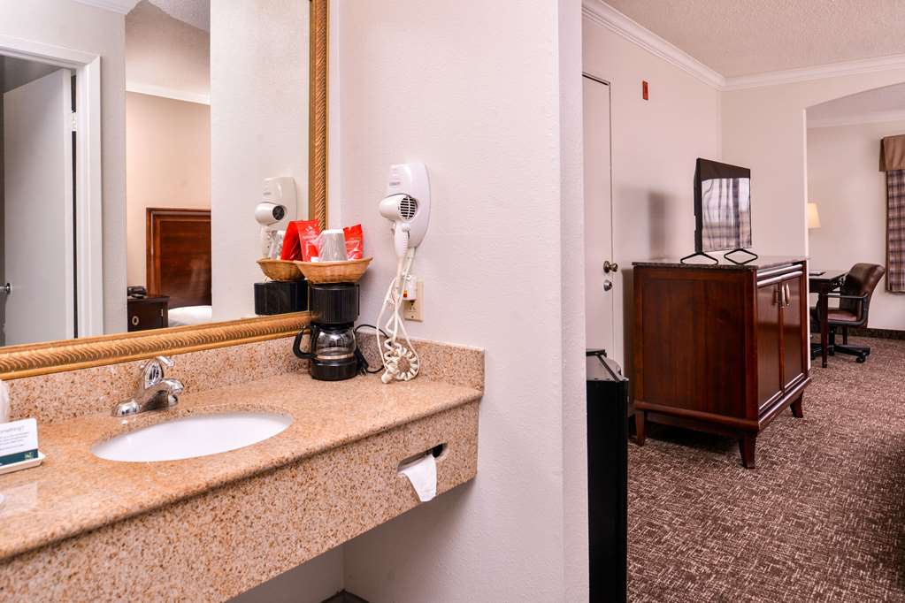 Quality Inn & Suites Beaumont - photo 11