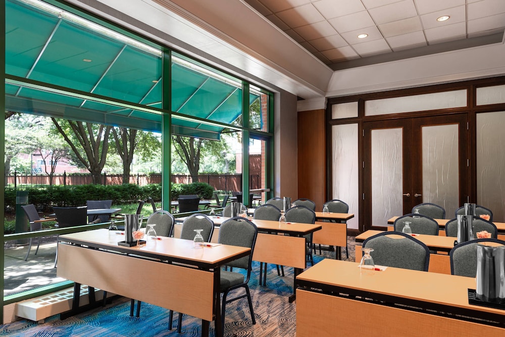 Courtyard by Marriott Chicago at Medical District UIC - photo 31