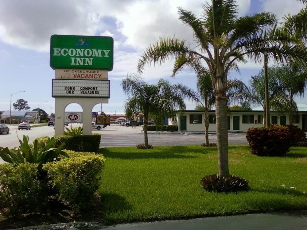 Economy Inn — Okeechobee — photo 2