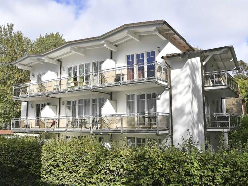 Strandwohnungen Sellin WG01 mit zwei Terrassen — 4-Star Luxury Hotel in Ostseebad Sellin, Germany