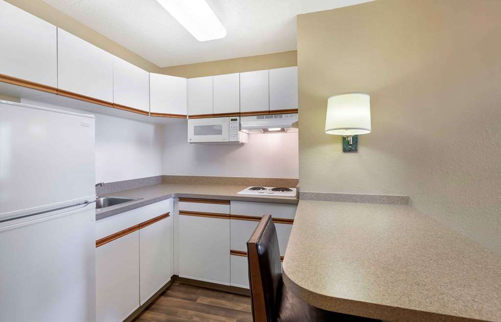 Extended Stay America Suites Cleveland Airport North Olmsted - photo 35