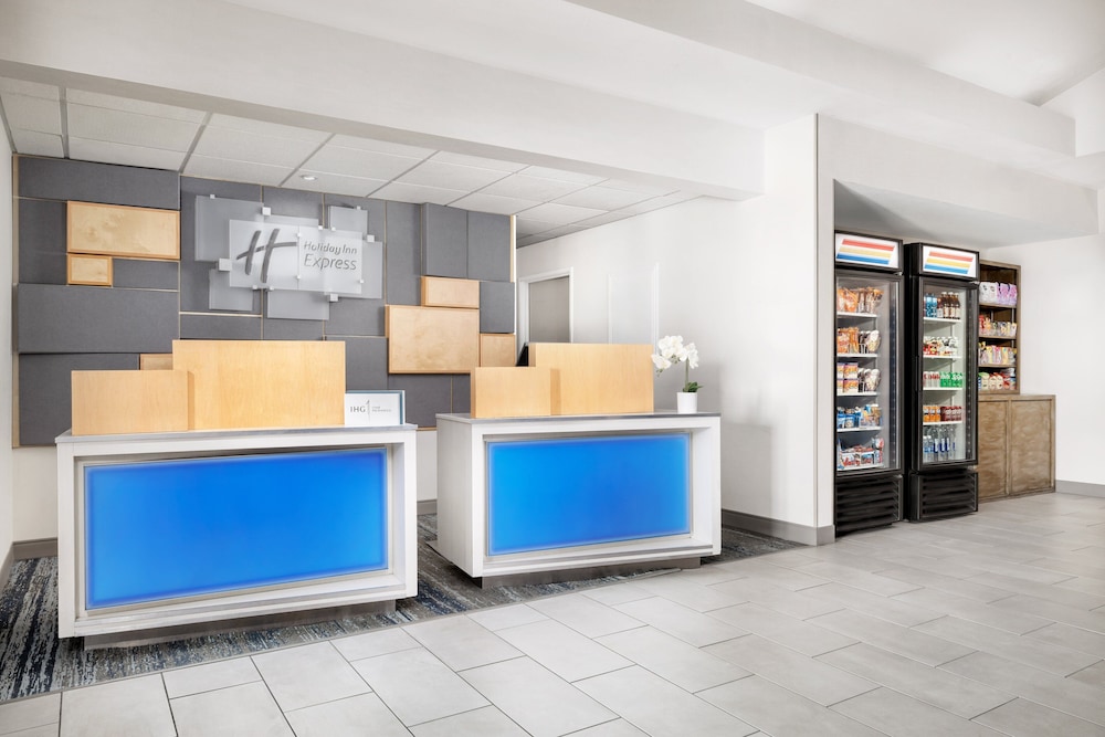 Holiday Inn Express Las Vegas South - photo 39