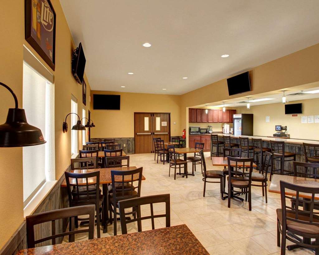Rodeway Inn & Suites - photo 32