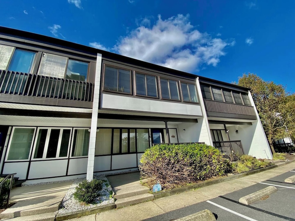 Harbor Road 79 in Rehoboth Beach, United States