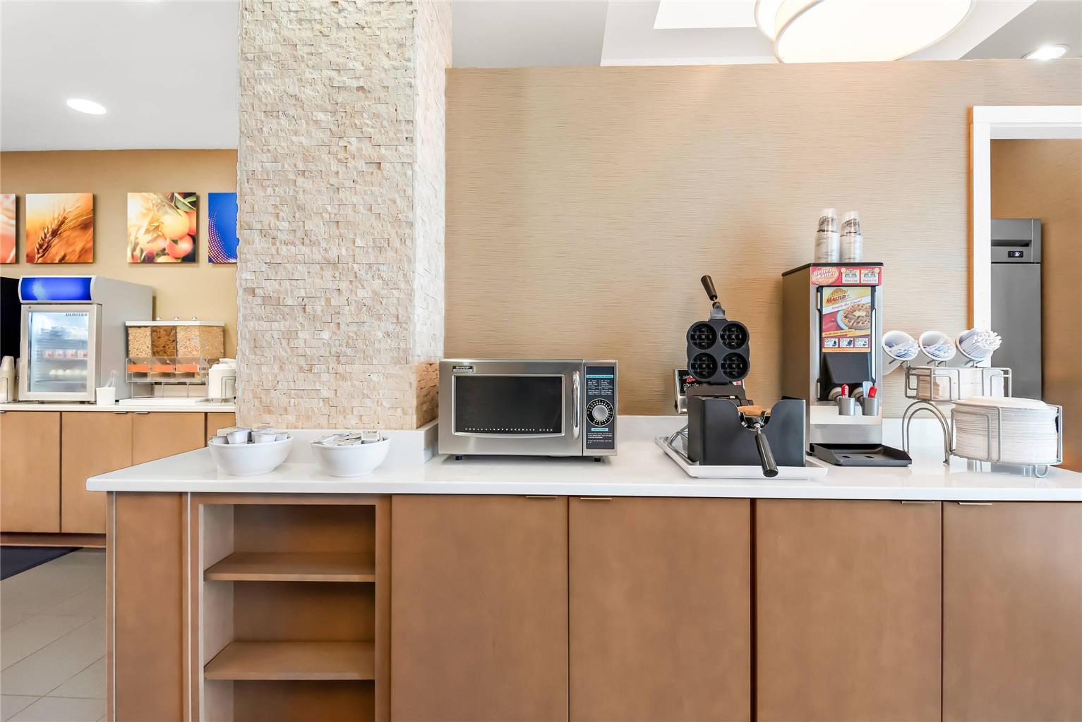 Comfort Suites New Orleans East - photo 43