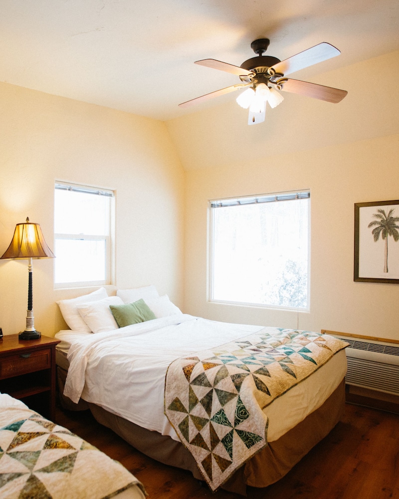 The Islander Inn - photo 16