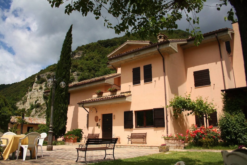 Locanda Salimbeni — hotel in San Severino Marche