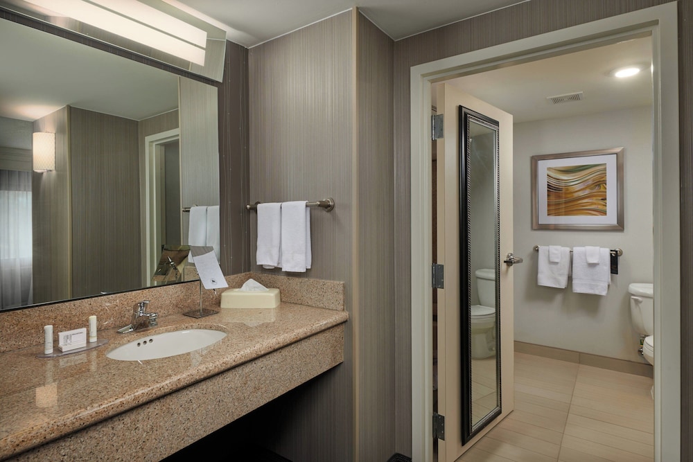 Courtyard by Marriott Bristol - photo 9