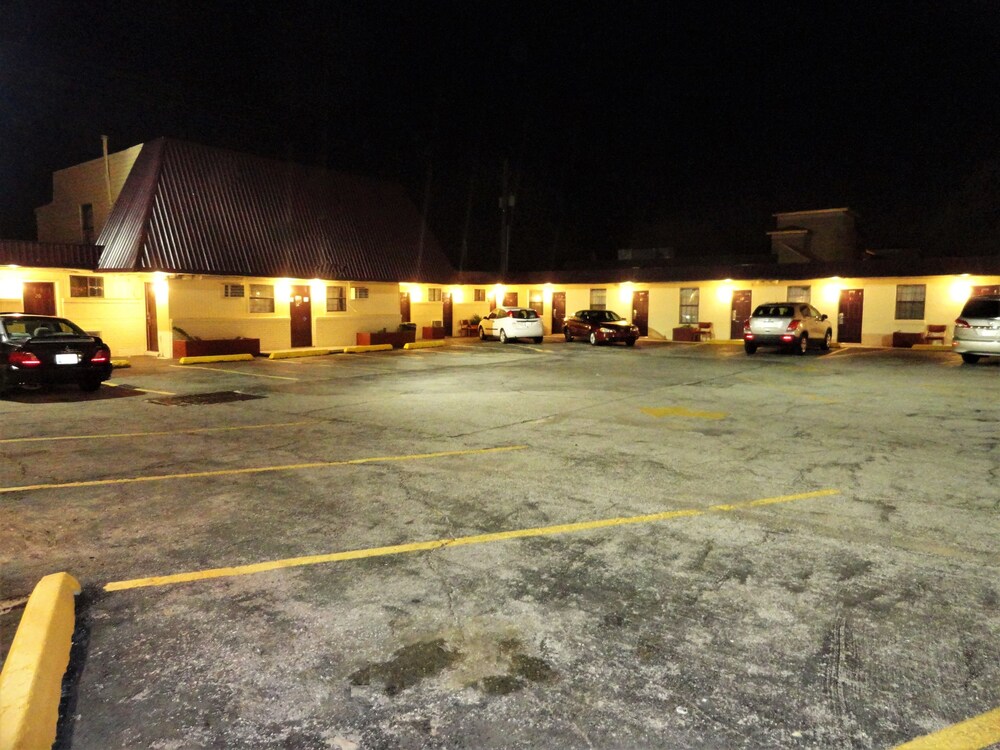 Economy Inn Lawton - photo 31
