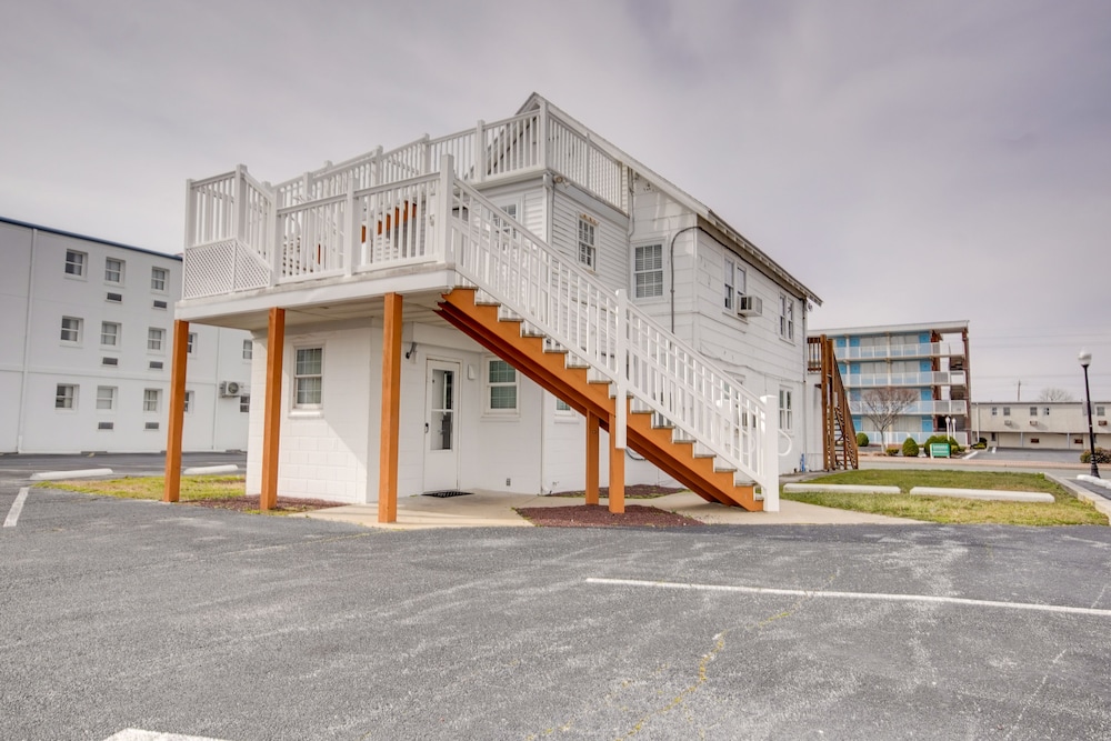 Empress Motel - photo 17