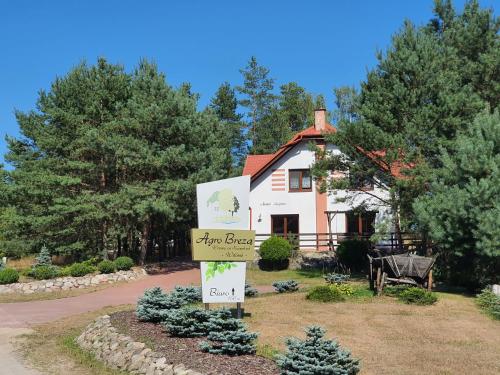 Agro Breza dom z kominkiem 20 metrow od jeziora sauna ogrodowa — hotel in Lipusz