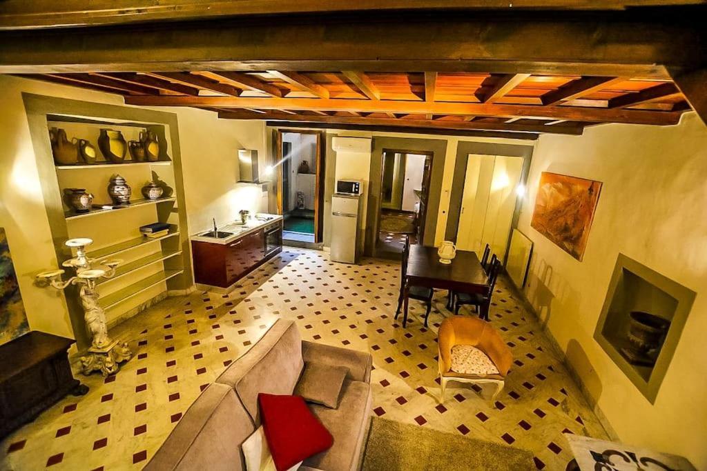 Esclusivo Appartamento Al Duomo — 4-Star Luxury Hotel in Florence, Italy