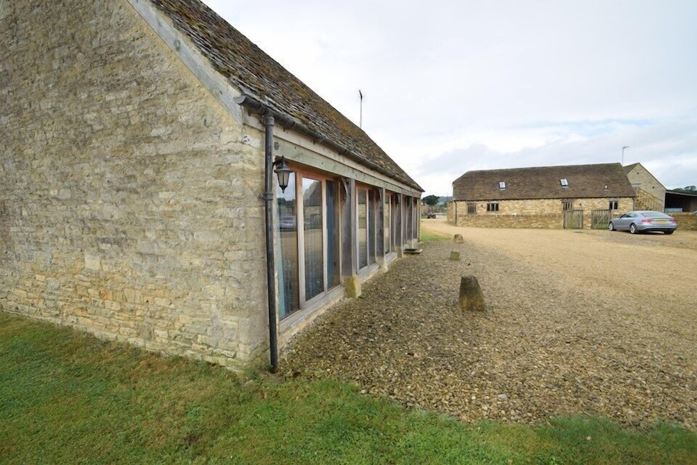 The Oaks - carbon neutral hotel in Cheltenham