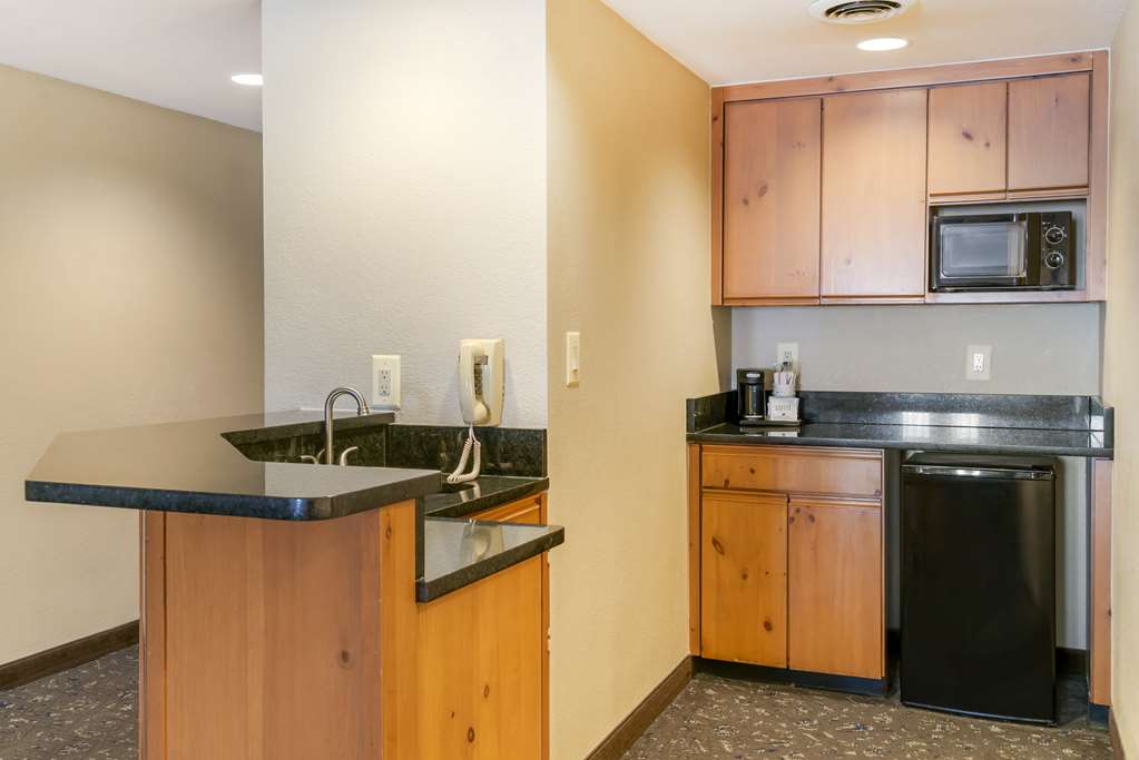 Best Western Greenfield Inn - photo 26