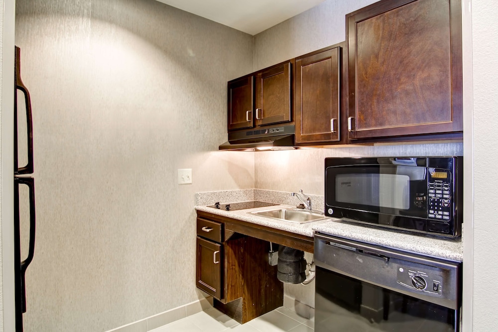 Homewood Suites by Hilton Leesburg - photo 8