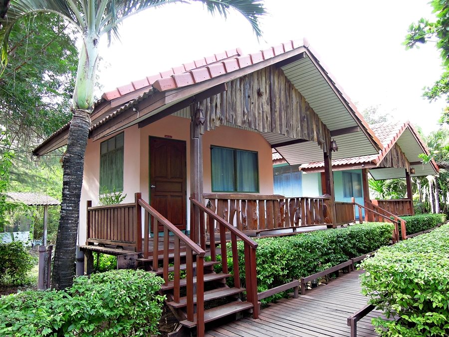 Duangtawan Beach Resort - carbon neutral hotel in Rayong