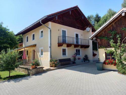 Landhof Ella Ferienhaus Vor Den Toren Salzburgs — Petting