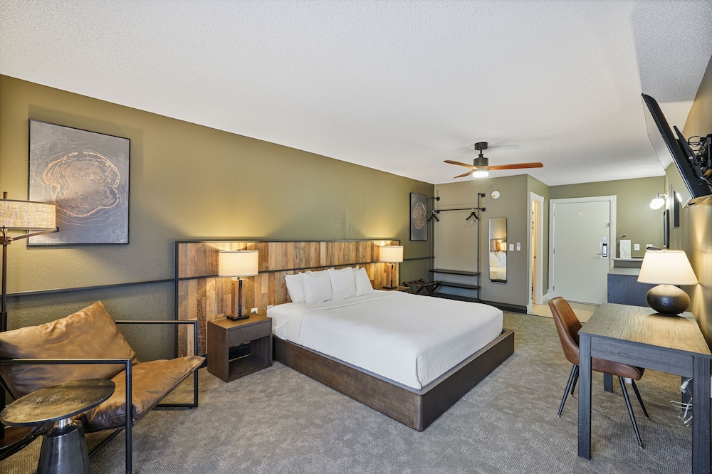 Tremont Lodge & Resort - photo 43