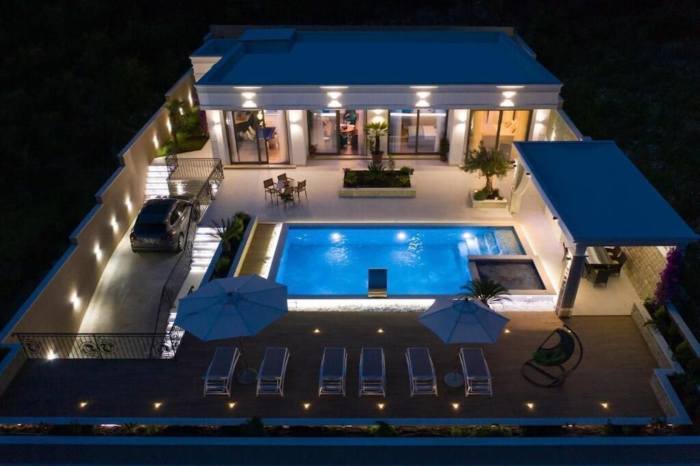 Villa Salute — 4-Star Luxury Hotel in Budva, Montenegro