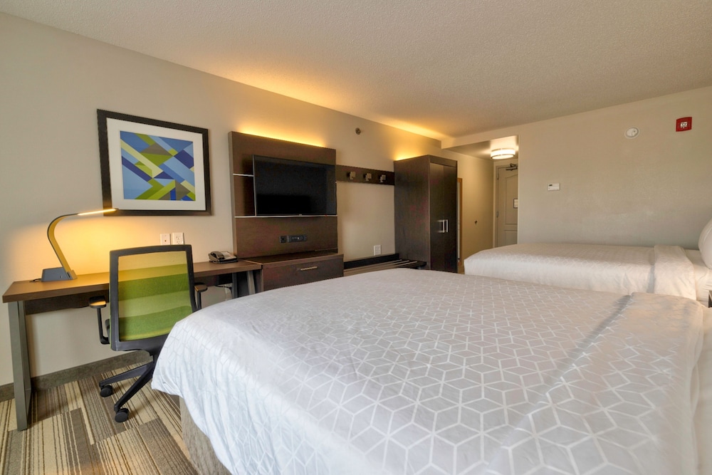 Holiday Inn Express Hotel & Suites Kansas City Grandview by IHG - photo 17