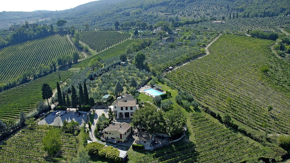 Podere Bellavista — 4-Star Luxury Hotel in San Gimignano, Italy