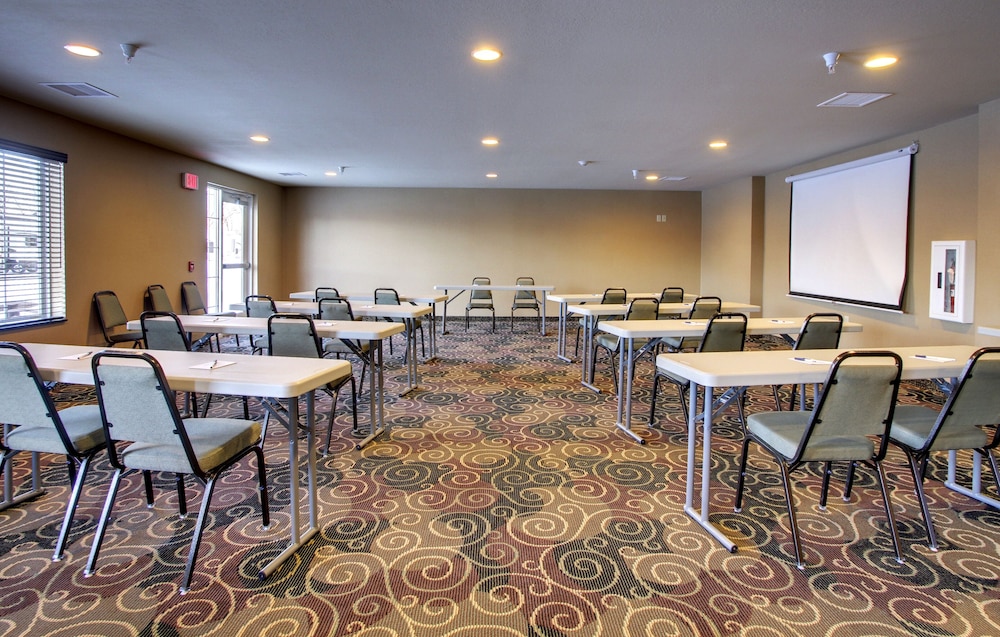 Cobblestone Inn & Suites Rugby - photo 35