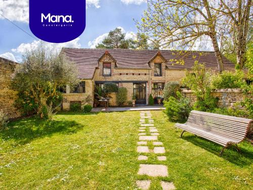 Belle demeure Centre Ville Jardin Botanique in Cabourg, France