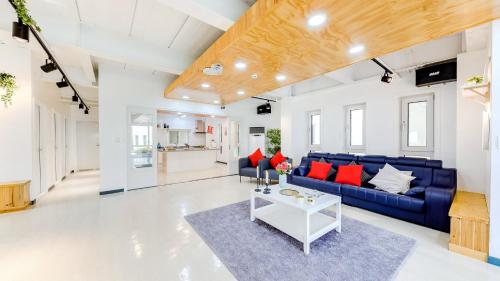 Daebudo the White Pool Villa — Ansan-Si — photo 5