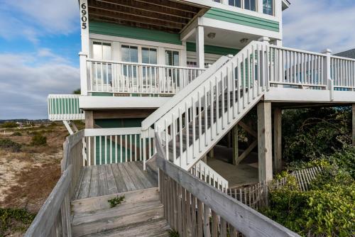 Emerald Breeze by Oak Island Accommodations - photo 21