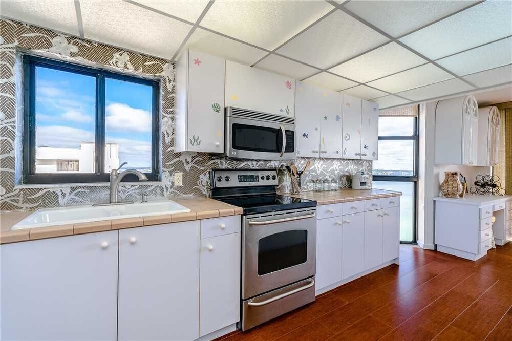 Lighthouse Towers 2008 Two Bedroom Condo - photo 15