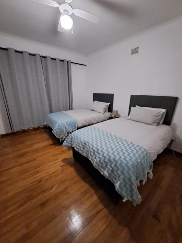 Azzure Apartments 6 sleeper Crawford