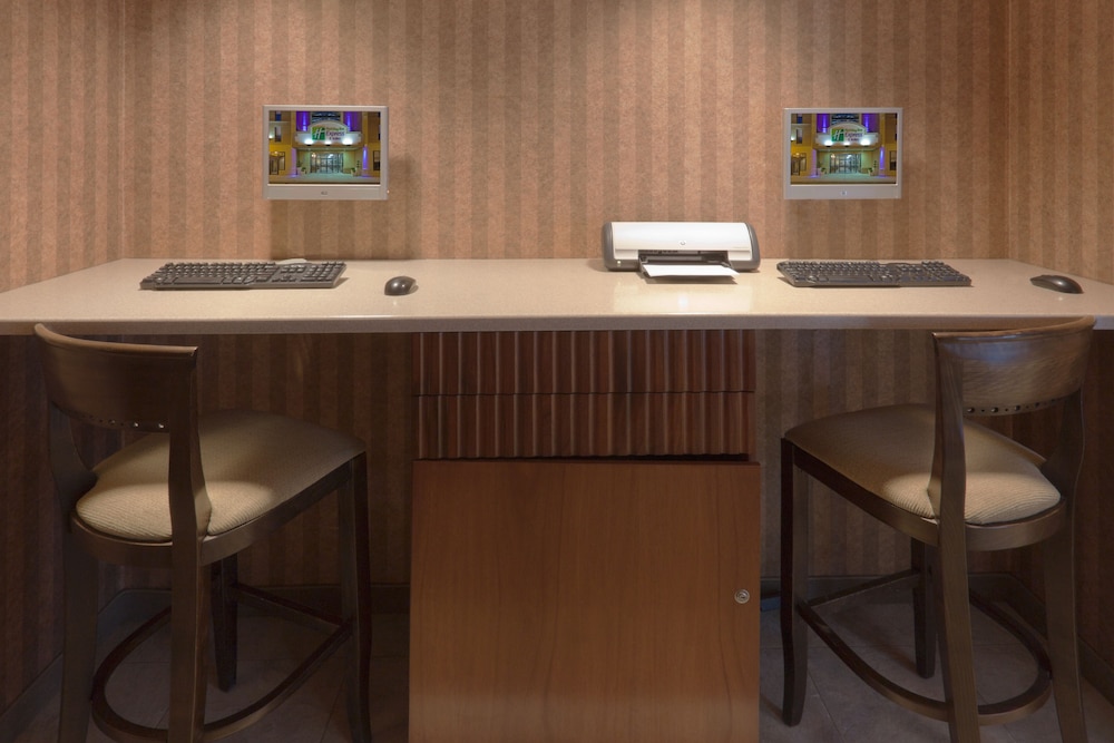 Holiday Inn Express Hotel & Suites Deadwood Gold Dust Casino - photo 34