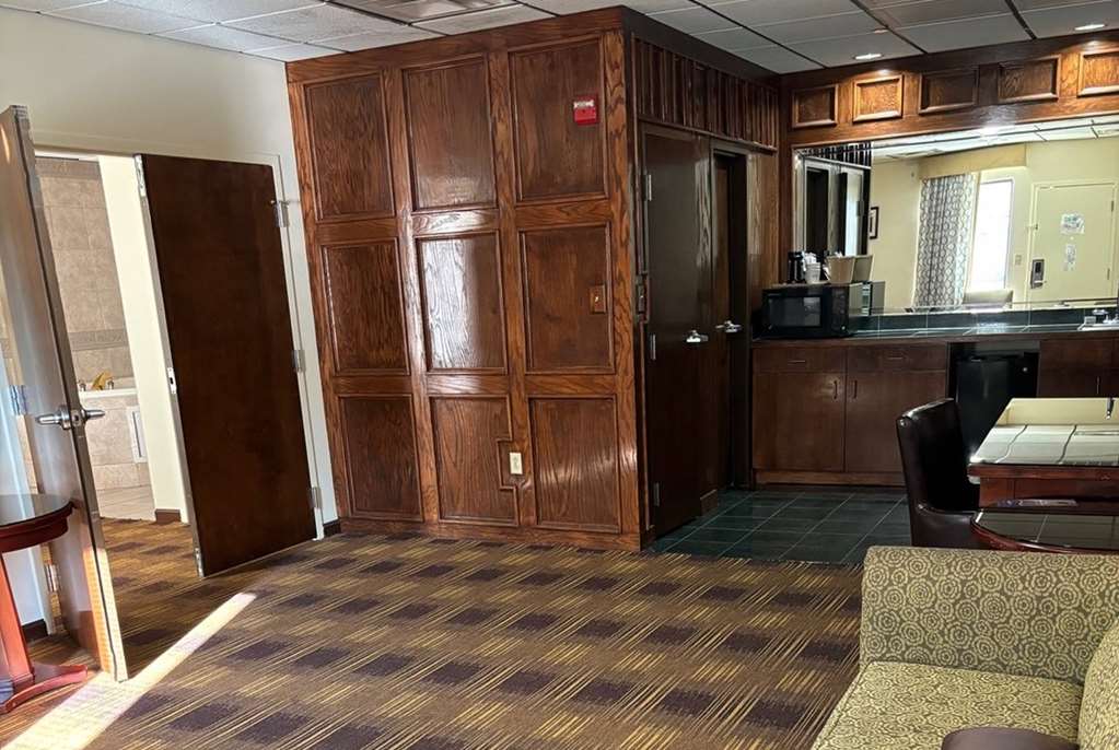 Baymont by Wyndham Johnson City - photo 4