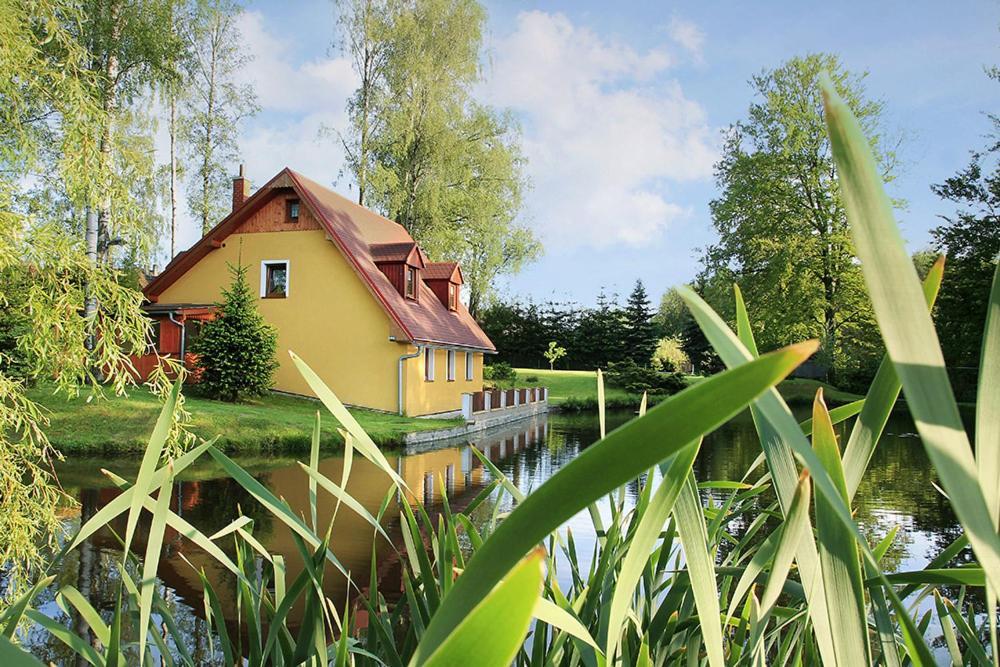 Chalupa U rybníčku - carbon neutral hotel in Krasna Lipa