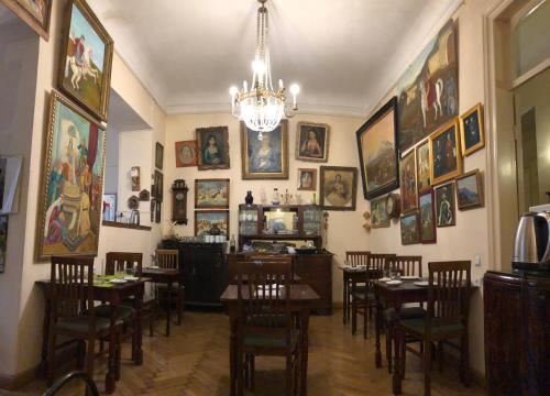 Gutsa Artists Guest House