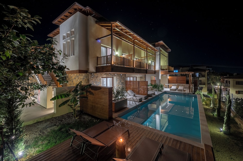 Anima Residence — 4-Star Luxury Hotel in Nea Roda, Greece