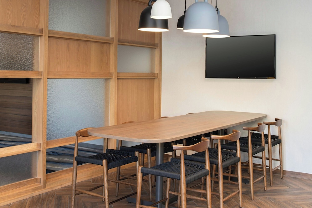 Fairfield Inn & Suites by Marriott Scottsdale Old Town - photo 2